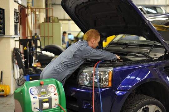 Cooling Edge fully automatic database driven air conditioning station