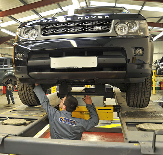 Land Rover and Range Rover Servicing @ Les Potts 4 Wheel Drive