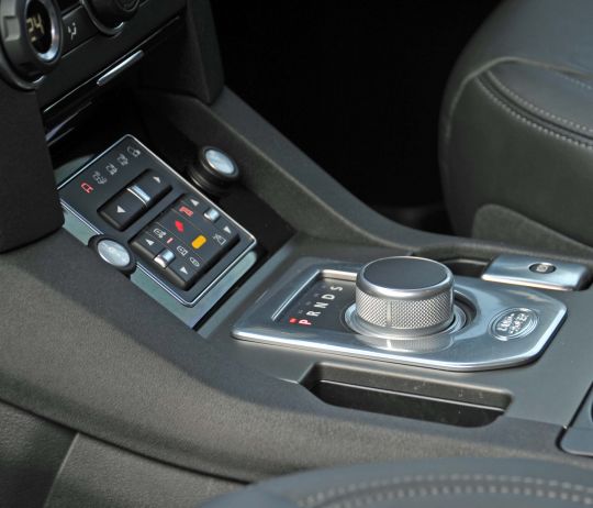 2012 Discovery 4 Features