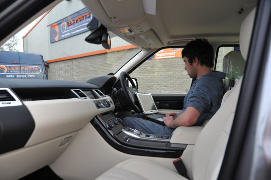 Latest Land Rover Diagnostic System SDD2 in Car