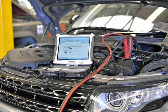 Land Rover Symptom Driven Diagnostic 2 (SDD2) bonnet up